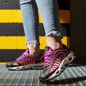 NEW Nike Air Max Tailwind IV Size 8